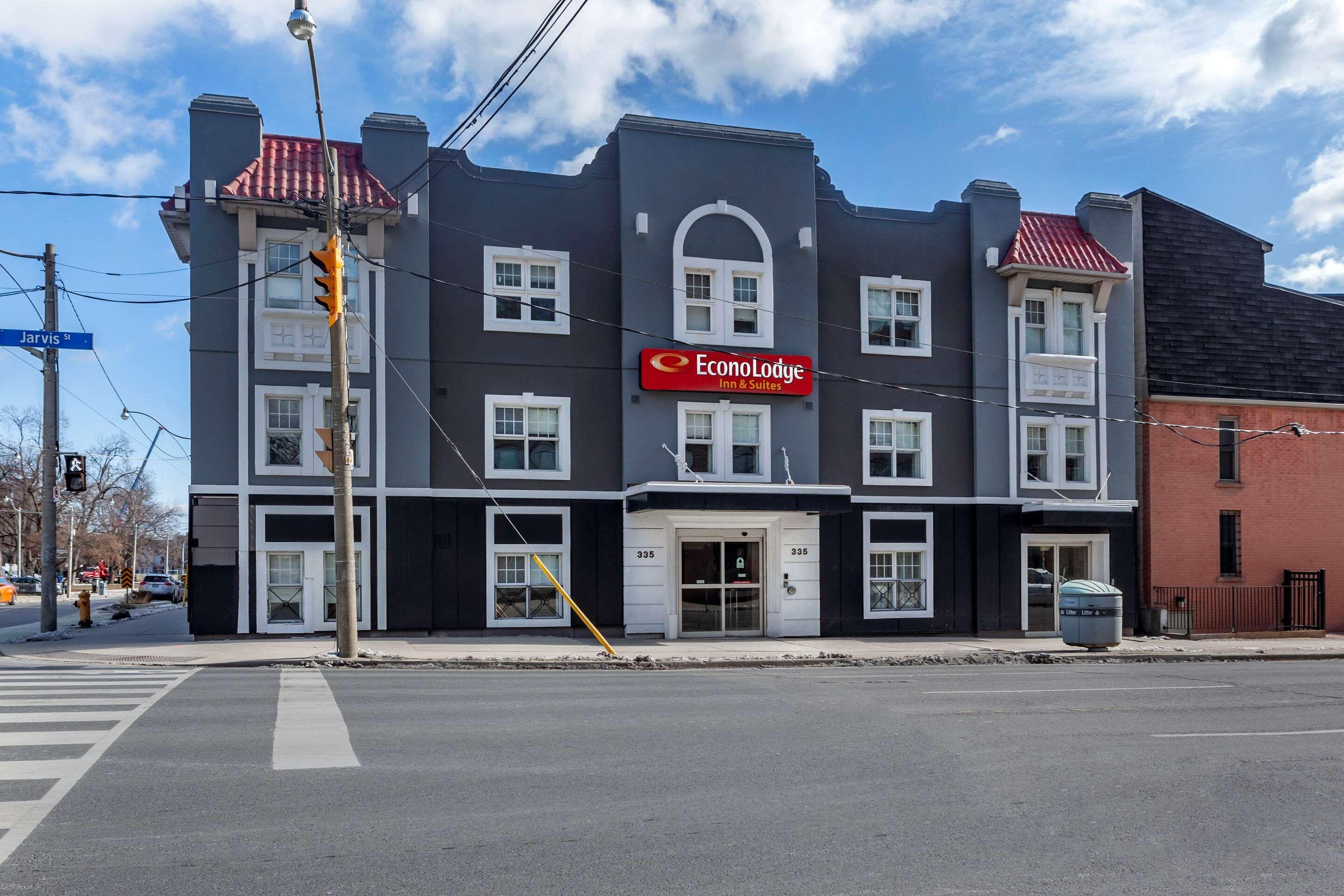 Econo Lodge Inn & Suites Downtown Toronto Exterior photo