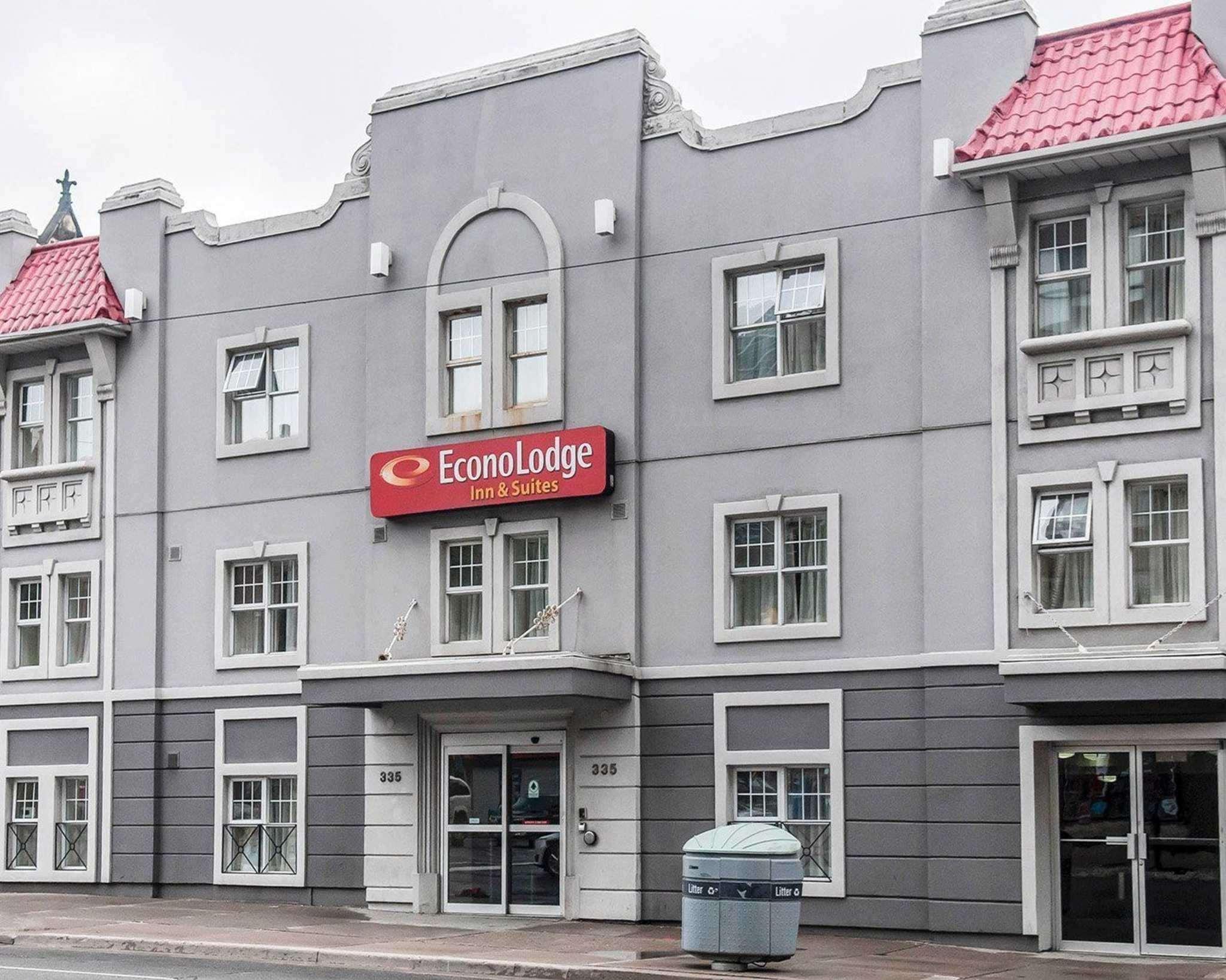 Econo Lodge Inn & Suites Downtown Toronto Exterior photo