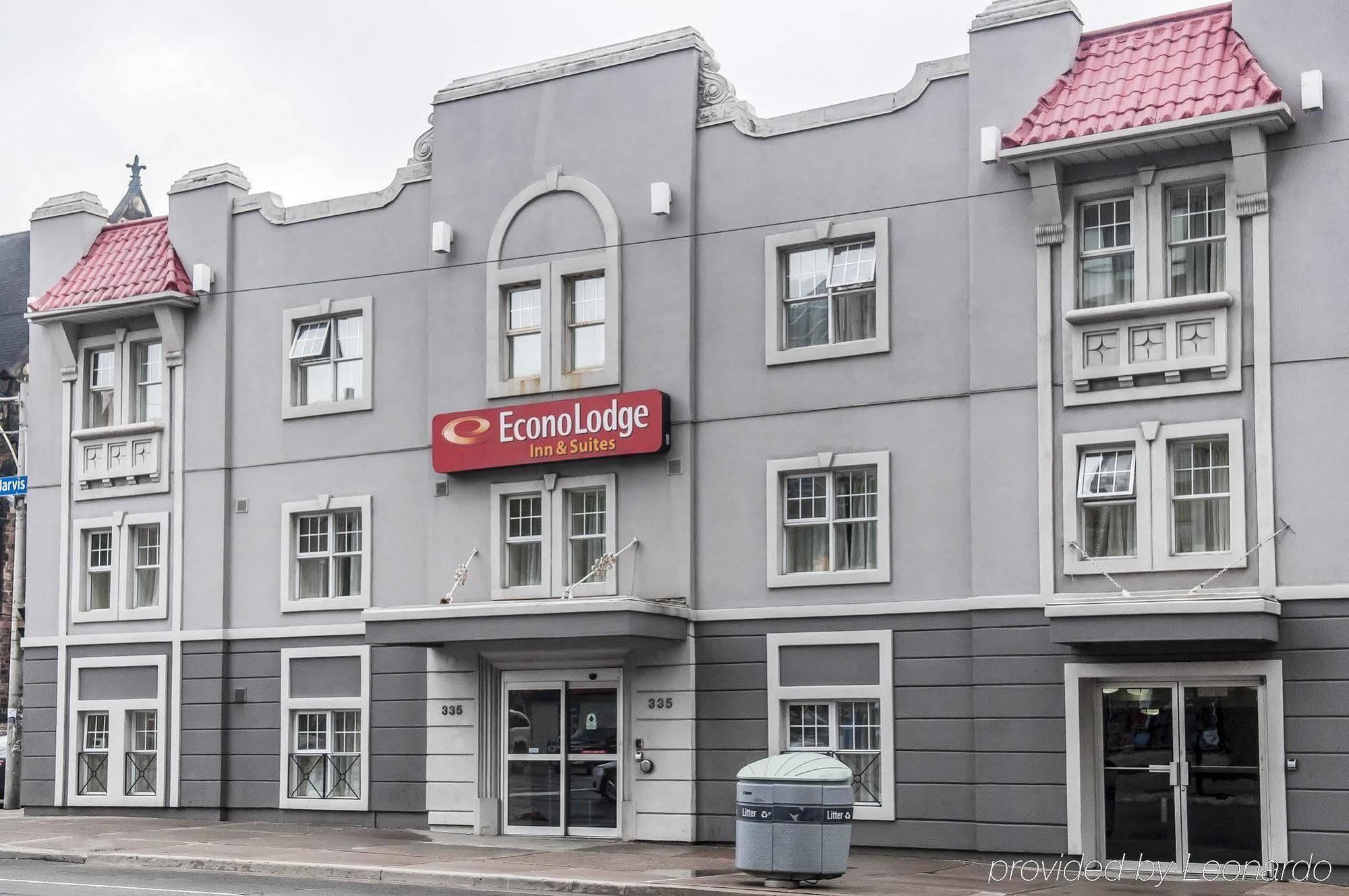 Econo Lodge Inn & Suites Downtown Toronto Exterior photo