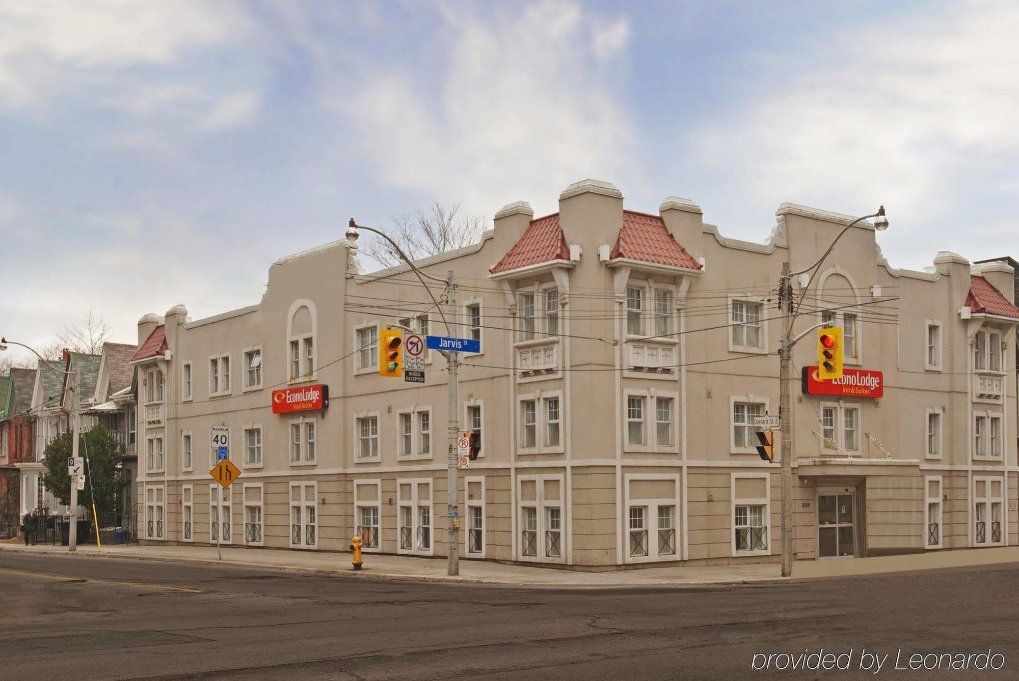 Econo Lodge Inn & Suites Downtown Toronto Exterior photo